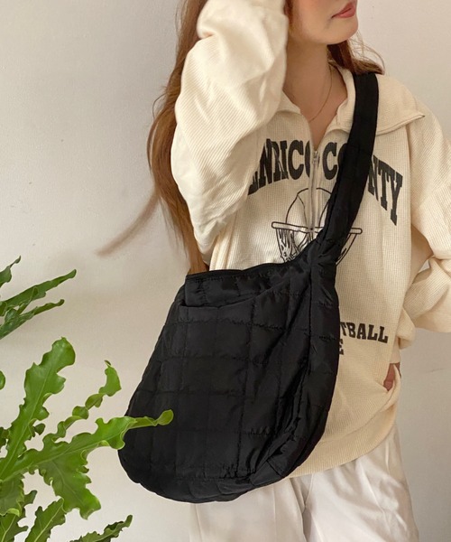 ECLIN（エクラン）の「キルティングスクエアショルダーバッグ（ショルダーバッグ・レディース・ブラック/ベージュ/ブラウン・FREE）」の7枚目の写真