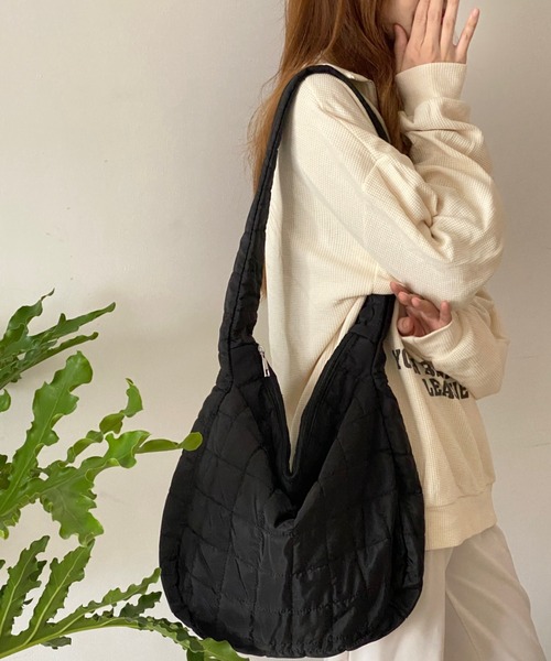 ECLIN（エクラン）の「キルティングスクエアショルダーバッグ（ショルダーバッグ・レディース・ブラック/ベージュ/ブラウン・FREE）」の9枚目の写真