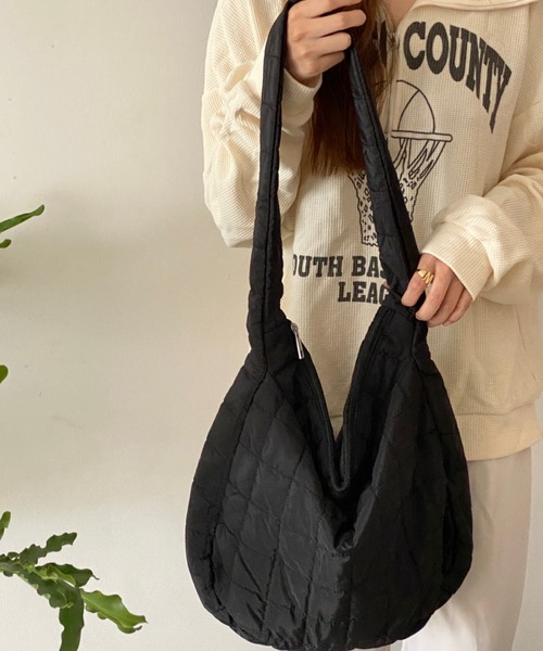 ECLIN（エクラン）の「キルティングスクエアショルダーバッグ（ショルダーバッグ・レディース・ブラック/ベージュ/ブラウン・FREE）」の10枚目の写真