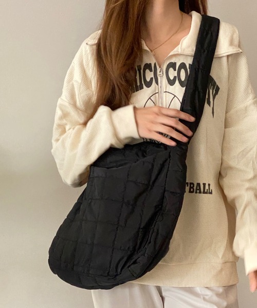 ECLIN（エクラン）の「キルティングスクエアショルダーバッグ（ショルダーバッグ・レディース・ブラック/ベージュ/ブラウン・FREE）」の11枚目の写真