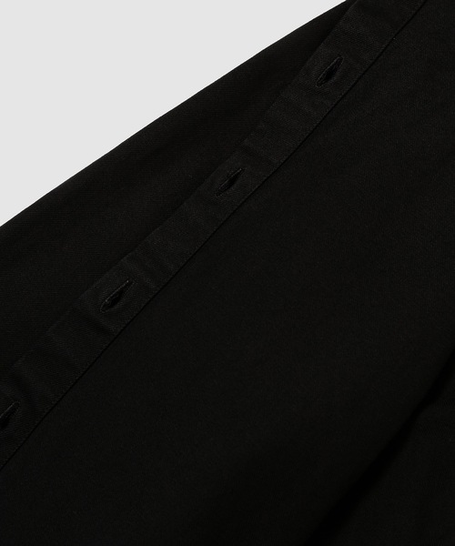 RAF SIMONS(ラフシモンズ)の「Oversized denim shirt with R pin in back(シャツ/ブラウス・レディース・ブラック・XS/S)」の6枚目の写真
