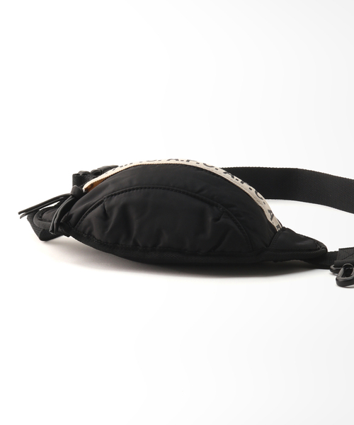 A.P.C.（アーペーセー）の「【A.P.C. / アー ペー セー】 BANANE REPEAT MINI（クラッチバッグ・メンズ・ブラック・FREE）」の3枚目の写真