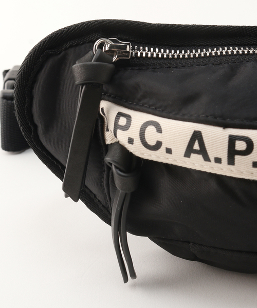 A.P.C.（アーペーセー）の「【A.P.C. / アー ペー セー】 BANANE REPEAT MINI（クラッチバッグ・メンズ・ブラック・FREE）」の6枚目の写真