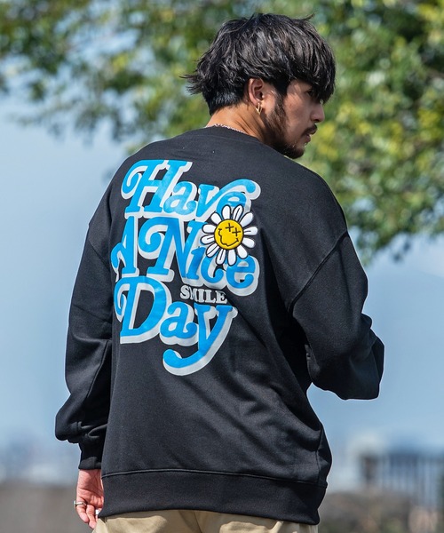 『SMILEY FACE/スマイリーフェイス』フラワースマイリープリント裏毛トレーナー（スウェット）｜SMILEY FACE（スマイリーフェイス）