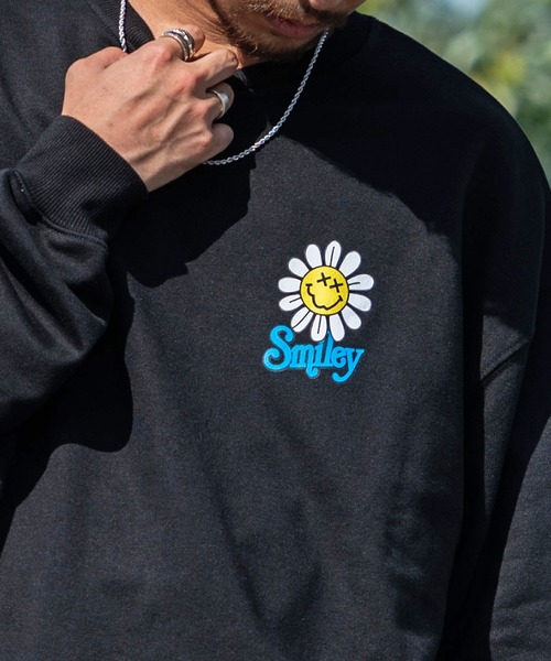 『SMILEY FACE/スマイリーフェイス』フラワースマイリープリント裏毛トレーナー（スウェット）｜SMILEY FACE（スマイリーフェイス）