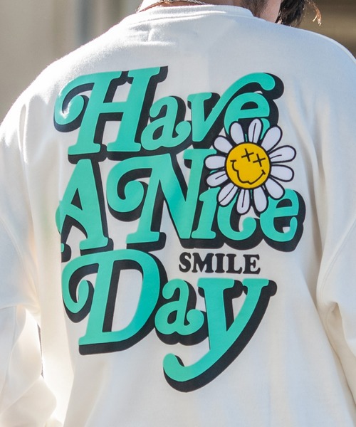 『SMILEY FACE/スマイリーフェイス』フラワースマイリープリント裏毛トレーナー（スウェット）｜SMILEY FACE（スマイリーフェイス）