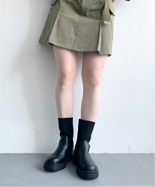 OLIVE des OLIVE（オリーブデオリーブ）の「タンク底リブニットショートブーツ（ブーツ・レディース・ブラック/アイボリー・LARGE/MEDIUM）」の10枚目の写真