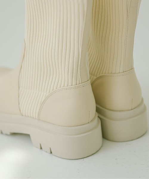 OLIVE des OLIVE（オリーブデオリーブ）の「タンク底リブニットショートブーツ（ブーツ・レディース・ブラック/アイボリー・LARGE/MEDIUM）」の19枚目の写真