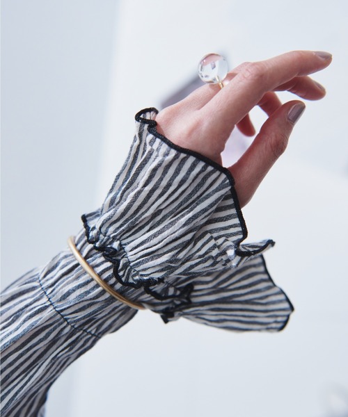 Libra Cue（リブラ キュー）の「ニュアンスブレスレット（ブレスレット・レディース・シルバー/ゴールド・FREE）」の2枚目の写真