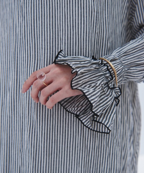 Libra Cue（リブラ キュー）の「ニュアンスブレスレット（ブレスレット・レディース・シルバー/ゴールド・FREE）」の3枚目の写真