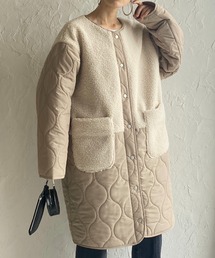 中綿ミドル丈ノーカラー切り替えボアキルティングコート