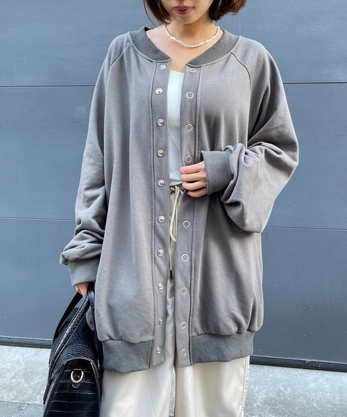 MAISON BREEZE(メゾンブリーズ)の「【MAISON BREEZE】コクーン2WAYビッグリングスナップカーディガン SCCH251(カーディガン/ボレロ・レディース・オレンジ/グレー/ブラック・FREE)」の2枚目の写真