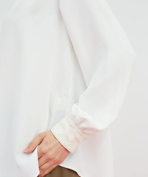 FRAPBOIS（フラボア）の「アロウブラウス（シャツ/ブラウス・レディース・オフホワイト/ネイビー・1）」の7枚目の写真