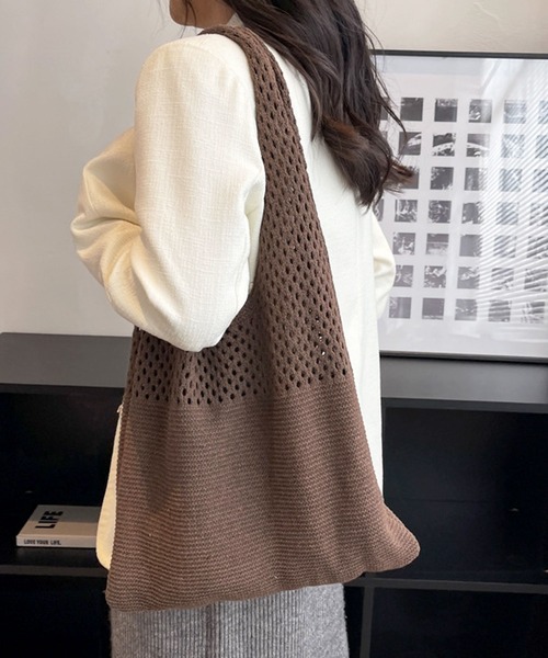 florist(フローリスト)の「【15色展開】【A4収納可】シーズンレスニットトートバッグ(トートバッグ・レディース・ブラウン/オレンジ/グリーン/ライトイエロー/ライトブラウン/ライトブルー/オフホワイト/ライトグリーン/ボルドー/グレー/ブルー/グレイッシュベージュ/ミント/ライトパープル/ブラック・FREE)」の5枚目の写真