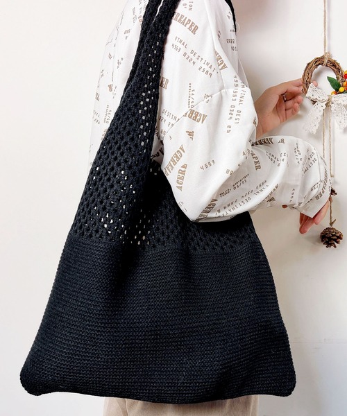 florist(フローリスト)の「【15色展開】【A4収納可】シーズンレスニットトートバッグ(トートバッグ・レディース・ブラウン/オレンジ/グリーン/ライトイエロー/ライトブラウン/ライトブルー/オフホワイト/ライトグリーン/ボルドー/グレー/ブルー/グレイッシュベージュ/ミント/ライトパープル/ブラック・FREE)」の3枚目の写真
