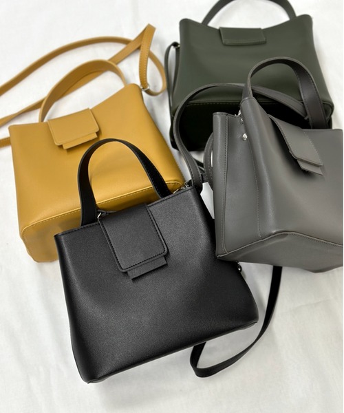 LVEU.（ラブユ.）の「【ZOZOTOWN限定】2way square one handle shoulder bag / 2wayスクエアワンハンドルショルダーバッグ（ショルダーバッグ・レディース・グレー/カーキ/ブラック/マスタード・FREE）」の5枚目の写真