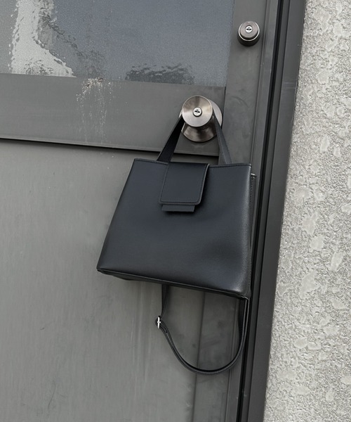 LVEU.（ラブユ.）の「【ZOZOTOWN限定】2way square one handle shoulder bag / 2wayスクエアワンハンドルショルダーバッグ（ショルダーバッグ・レディース・グレー/カーキ/ブラック/マスタード・FREE）」の16枚目の写真