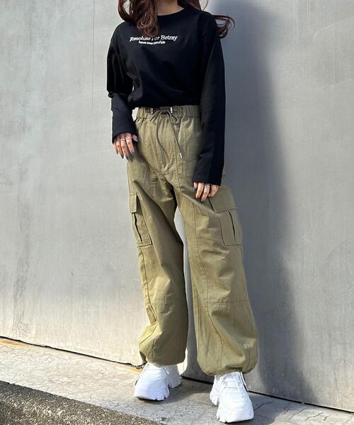 INGNI(イング)の「シンプル刺しゅうロゴロングTシャツ(Tシャツ/カットソー・レディース・ブラック×ホワイト/ホワイト×ブラック/ホワイト×ブルー・M)」の6枚目の写真