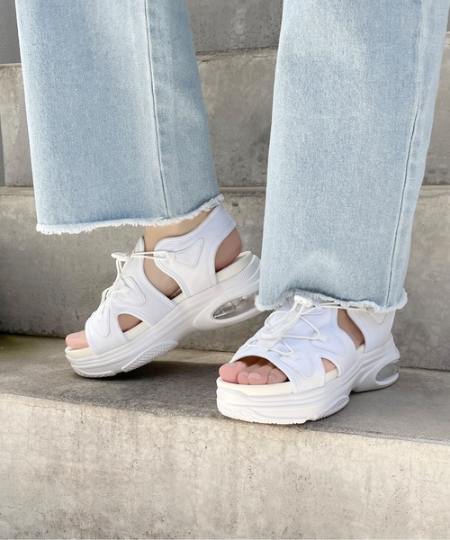 one wayザッカ(ワンウェイザッカ)の「エアーソールスポーツサンダル(サンダル・レディース・ホワイト/ブラック/ブラック系その他・SMALL/MEDIUM/LARGE)」の16枚目の写真