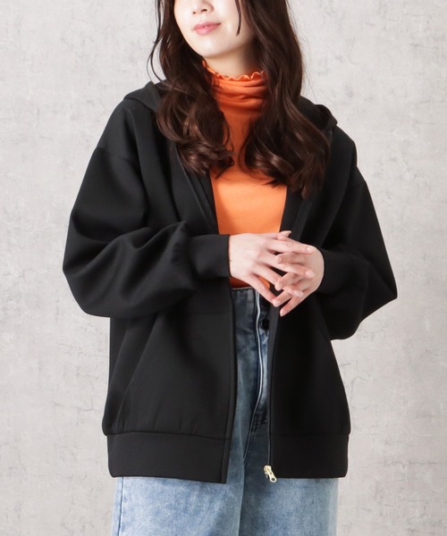 NAVY(ネイビー)の「ポンチ素材 ジップアップパーカー(パーカー・レディース・グレー/ブラック/サックスブルー/ベージュ/ブラウン・M/L)」の3枚目の写真