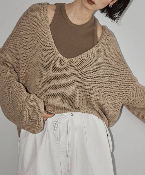 TODAYFUL(トゥデイフル)の「【TODAYFUL/トゥデイフル】Uネックハンドニット(ニット/セーター・レディース・ブラック/アイボリー・FREE)」の2枚目の写真