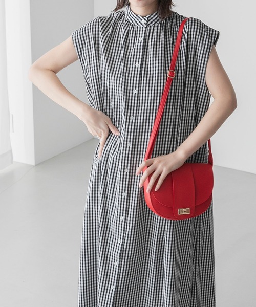 BONLECILL（ボンルシール）の「2way ボリュームスリーブ／ノースリーブ バンドカラーロングシャツワンピース（シャツワンピース・レディース・ブラック系/ネイビー系/ブルー系/オフホワイト・FREE）」の3枚目の写真