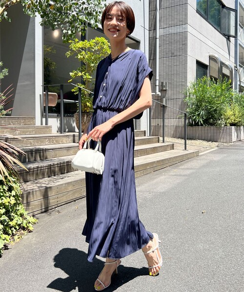 NOLLEY’S(ノーリーズ)の「◇【WEB限定】ECO割繊パール釦ワンピース(ワンピース・レディース・ロイヤルブルー/ピンク/ネイビー・38/36)」の8枚目の写真