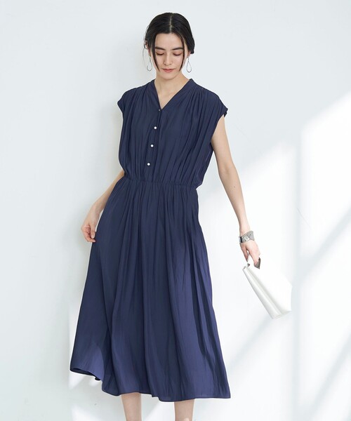 NOLLEY’S(ノーリーズ)の「◇【WEB限定】ECO割繊パール釦ワンピース(ワンピース・レディース・ロイヤルブルー/ピンク/ネイビー・38/36)」の10枚目の写真