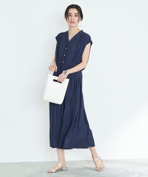 ノーリーズ ECO割繊パール釦ワンピース23SS マキシ丈 M~L 極美品 ノーリーズ ECO割繊パール釦ワンピース23SS マキシ丈 M~L 極美品