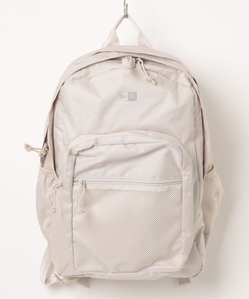 NEW ERA(ニューエラ)の「【NEW ERA/ニューエラ】キャンパスパック 35L(バックパック/リュック・メンズ・ベージュ/ブラック×ホワイト/ブラック系その他/ブラック/その他1/ブロンズ/ネイビー/ブラック×グリーン/オリーブ/その他/ブルー系その他/グリーン系その他/レッド/ストーン/グレー系その他/ローズ・FREE)」の2枚目の写真