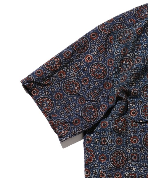BEAMS PLUS(ビームスプラス)の「BEAMS PLUS / アジュラックプリント ショートスリーブ オープンカラー シャツ(シャツ/ブラウス・メンズ・ブルー/ブラック・L/S/XL/M)」の17枚目の写真