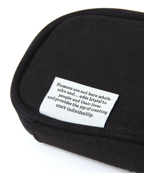 niko and...（ニコアンド）の「オリジナルニコロゴ刺繍ガジェットポーチ（ポーチ・レディース・ブラック/ホワイト・0）」の7枚目の写真