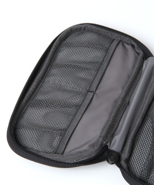 niko and...（ニコアンド）の「オリジナルニコロゴ刺繍ガジェットポーチ（ポーチ・レディース・ブラック/ホワイト・0）」の6枚目の写真