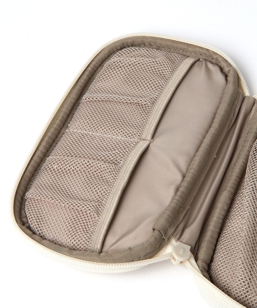 niko and...（ニコアンド）の「オリジナルニコロゴ刺繍ガジェットポーチ（ポーチ・レディース・ブラック/ホワイト・0）」の18枚目の写真