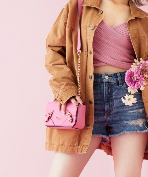 Guess（ゲス）の「DIDI Mini Crossbody Flap（ショルダーバッグ・レディース・ピンク/ブラック/カーキ・ONE SIZE）」の18枚目の写真