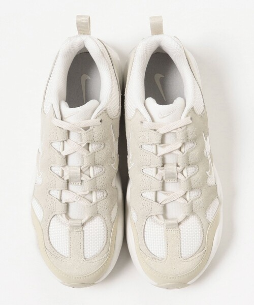 NIKE(ナイキ)の「NIKE / テック ヘラ(スニーカー・レディース・ナチュラル/ブラック・23/23.5/24/24.5)」の7枚目の写真