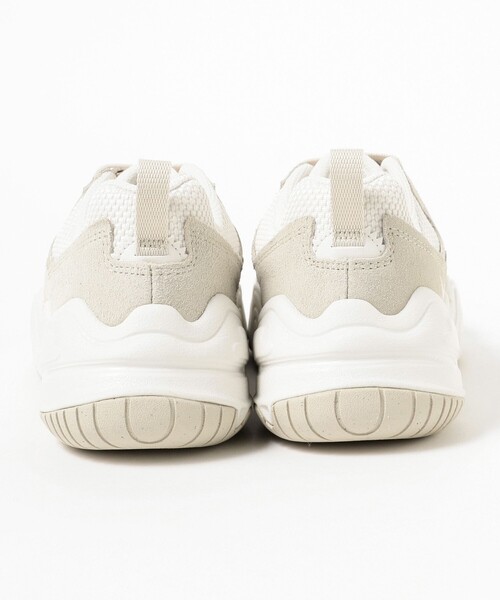 NIKE(ナイキ)の「NIKE / テック ヘラ(スニーカー・レディース・ナチュラル/ブラック・23/23.5/24/24.5)」の4枚目の写真