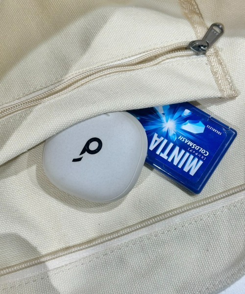 SOLLON.(ソルロン)の「アジャスター付きメニーポケットキャンバスショルダー(ショルダーバッグ・レディース・アイボリー/ブラック/カーキ/チャコールグレー・FREE)」の6枚目の写真