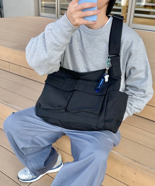 SOLLON.(ソルロン)の「アジャスター付きメニーポケットキャンバスショルダー(ショルダーバッグ・レディース・アイボリー/ブラック/カーキ/チャコールグレー・FREE)」の14枚目の写真