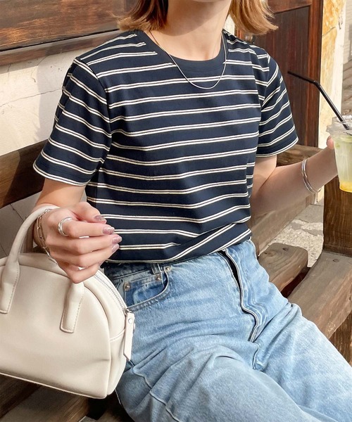 Chillfar(チルファー)の「コンパクトTシャツ/無地/細ボーダー(Tシャツ/カットソー・レディース・ブラック/ホワイト系/ネイビー系/クリーム/レモンイエロー/ホワイト/ベージュ系/ピンク/グリーン/チャコール/オートミール/ネイビー・FREE)」の22枚目の写真