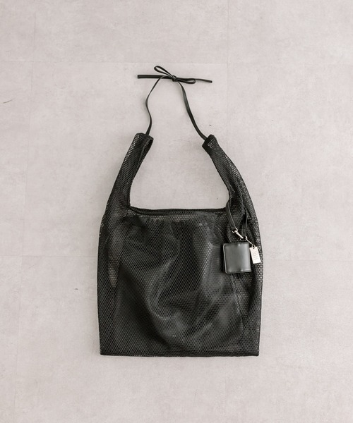 loti（ロティ）の「loti コインケース付きメッシュトート（ショルダーバッグ・レディース・ブラック/オフホワイト・ONE SIZE）」の17枚目の写真