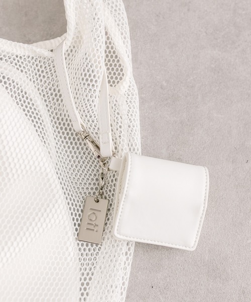loti（ロティ）の「loti コインケース付きメッシュトート（ショルダーバッグ・レディース・ブラック/オフホワイト・ONE SIZE）」の11枚目の写真
