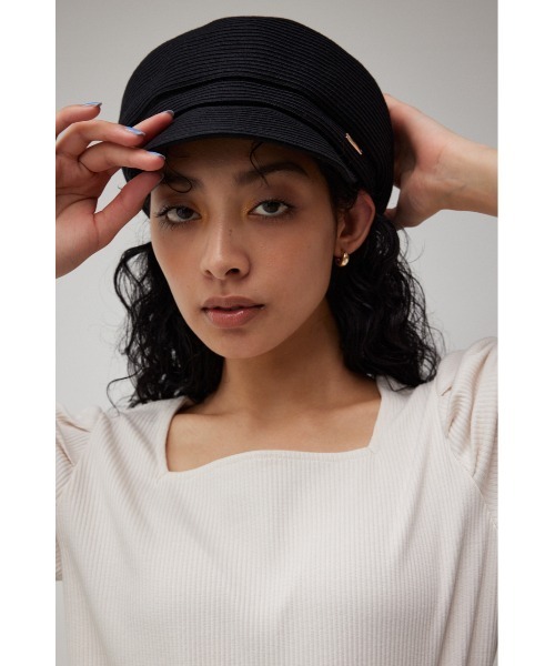 AZUL by moussy(アズールバイマウジー)の「METAL PARTS BLADE CASQUETTE/メタルパーツブレードキャスケット(キャップ・レディース・ブラック/ベージュ・FREE)」の2枚目の写真