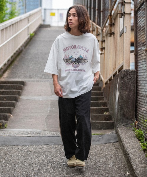 Revo.(レボ)の「ヴィンテージライク レトロプリント オーバーサイズTシャツ/バンドTシャツ(Tシャツ/カットソー・メンズ・グレー系その他4/チャコール/ホワイト系その他3/ブラック系その他2/ブラック系その他4/グレー系その他3/ホワイト/ホワイト系その他/グレー系その他/ホワイト系その他2/ホワイト系その他4/ブラック系その他3/グレー系その他2/ブラック/ブラック系その他・XL/M/S/L)」の19枚目の写真