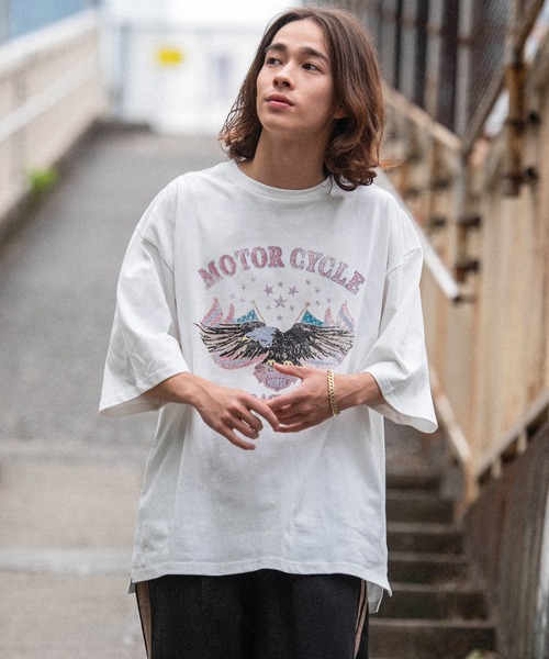 Revo.(レボ)の「ヴィンテージライク レトロプリント オーバーサイズTシャツ/バンドTシャツ(Tシャツ/カットソー・メンズ・グレー系その他4/チャコール/ホワイト系その他3/ブラック系その他2/ブラック系その他4/グレー系その他3/ホワイト/ホワイト系その他/グレー系その他/ホワイト系その他2/ホワイト系その他4/ブラック系その他3/グレー系その他2/ブラック/ブラック系その他・XL/M/S/L)」の17枚目の写真