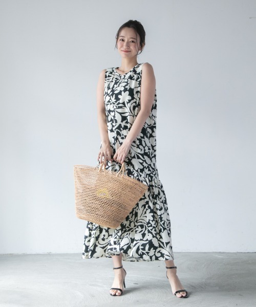 M.deux(エムドゥ)の「〔モノトーンプリントワンピース〕(ワンピース・レディース・ブラック/オフホワイト・MEDIUM)」の5枚目の写真