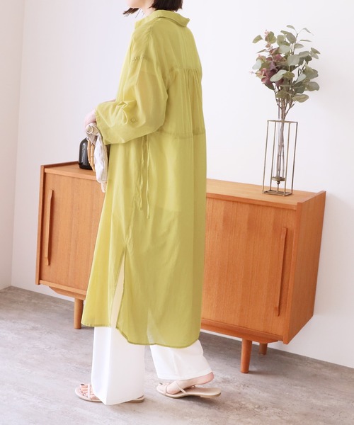 reca（レカ）の「【UVカット】袖ロールアップウエストドロストシアーワンピース（シャツワンピース・レディース・ブラック/オフホワイト/イエロー・FREE）」の18枚目の写真