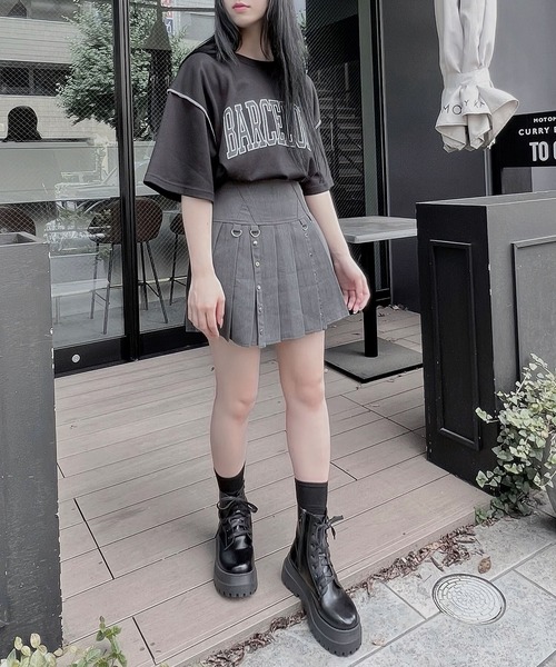 Figments(フィグメンツ)の「デザインプリーツミニスカート(スカート・レディース・ブラック/グレー・SMALL/MEDIUM)」の5枚目の写真