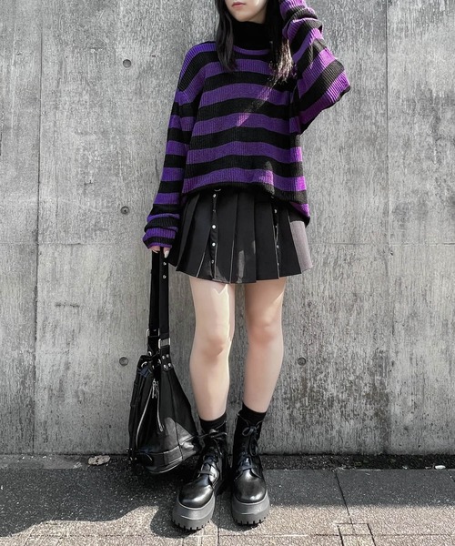 Figments(フィグメンツ)の「デザインプリーツミニスカート(スカート・レディース・ブラック/グレー・SMALL/MEDIUM)」の15枚目の写真