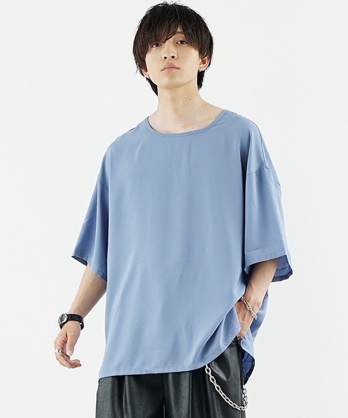 MinoriTY(マイノリティ)の「【MinoriTY】さらさら夏素材とろみシャイニーTシャツ ビッグTシャツ オーバーサイズ ルーズシルエット カットソー メンズ 夏服(Tシャツ/カットソー・メンズ・ブラック/ブルー/カーキ/ピンク/ベージュ・L/M/S)」の4枚目の写真
